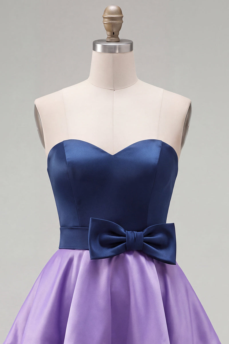 Laden Sie das Bild in den Galerie-Viewer, A-Line marineblaues lila Satin-Sweetheart-Homecoming-Kleid mit Rüschen und Schleife
