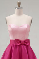 Laden Sie das Bild in den Galerie-Viewer, A-Line marineblaues lila Satin-Sweetheart-Homecoming-Kleid mit Rüschen und Schleife