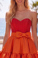 Laden Sie das Bild in den Galerie-Viewer, A-Line marineblaues lila Satin-Sweetheart-Homecoming-Kleid mit Rüschen und Schleife