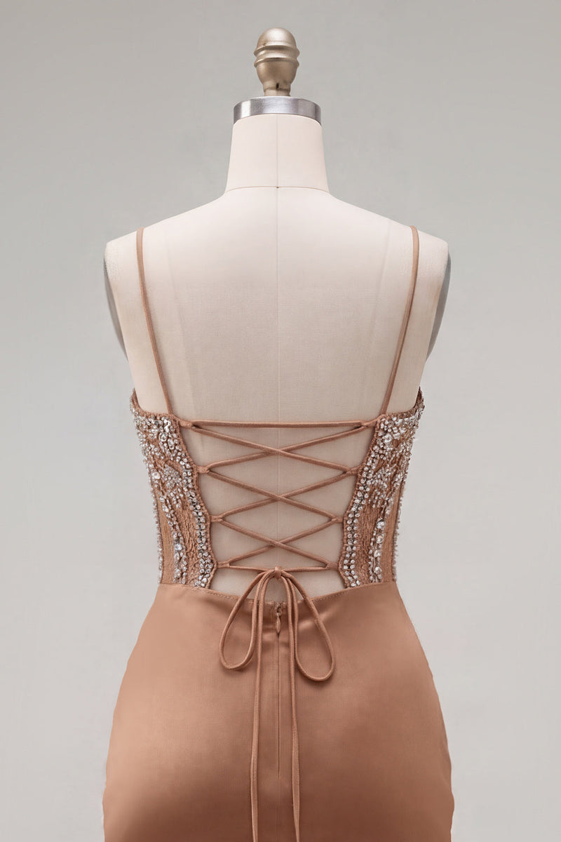 Laden Sie das Bild in den Galerie-Viewer, Khaki Bodycon geraffte Spaghetti-Träger Schnürt Rücken-Homecoming-Kleid mit Perlen