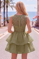 Laden Sie das Bild in den Galerie-Viewer, Gelbes A-Linie Rundhals Stufen Kurzes Abendkleid mit Perlen