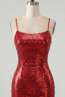 Laden Sie das Bild in den Galerie-Viewer, Glitzernde rote Spaghettiträger, Bodycon Pailletten, kurzes Homecoming-Kleid mit Schnürung hinten