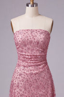 Laden Sie das Bild in den Galerie-Viewer, Trägerloses Dusty Rose Bodycon gerafftes kurzes Homecoming-Kleid mit Perlen