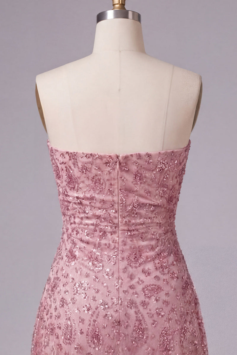 Laden Sie das Bild in den Galerie-Viewer, Trägerloses Dusty Rose Bodycon gerafftes kurzes Homecoming-Kleid mit Perlen