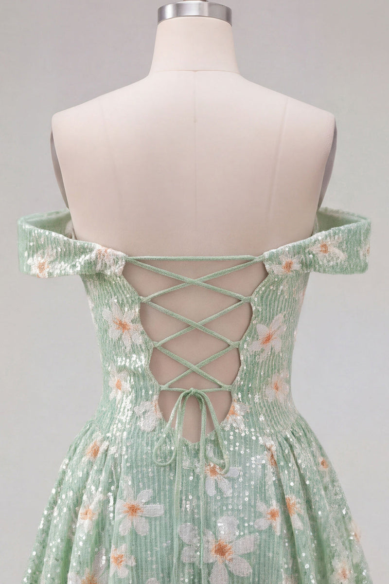 Laden Sie das Bild in den Galerie-Viewer, Off-the-shoulder A-Linie grüne Blumenpailletten Kurzes Homecoming-Kleid mit Schnürung auf dem Rücken