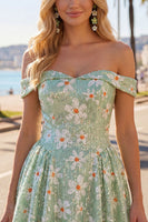 Laden Sie das Bild in den Galerie-Viewer, Off-the-shoulder A-Linie grüne Blumenpailletten Kurzes Homecoming-Kleid mit Schnürung auf dem Rücken