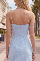 Laden Sie das Bild in den Galerie-Viewer, Gelber Bodycon geraffte Spaghettiträger Blumenstickerei Homecoming-Kleid