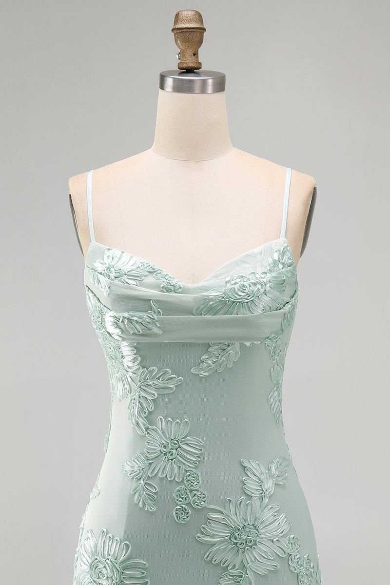 Laden Sie das Bild in den Galerie-Viewer, Gelbes Bodycon Gerafftes Spaghettiträger Blumenstickerei Kurzes Abendkleid