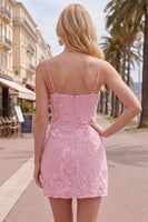 Laden Sie das Bild in den Galerie-Viewer, Gelber Bodycon geraffte Spaghettiträger Blumenstickerei Homecoming-Kleid