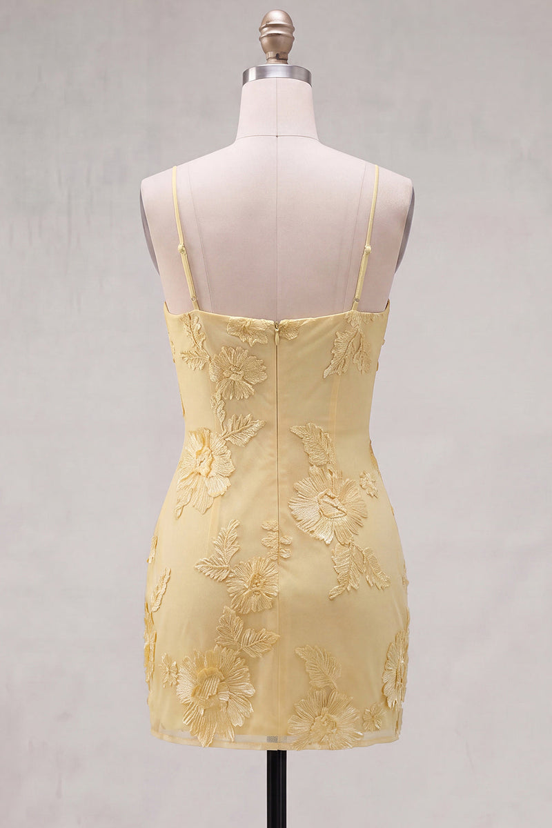 Laden Sie das Bild in den Galerie-Viewer, Gelber Bodycon geraffte Spaghettiträger Blumenstickerei Homecoming-Kleid