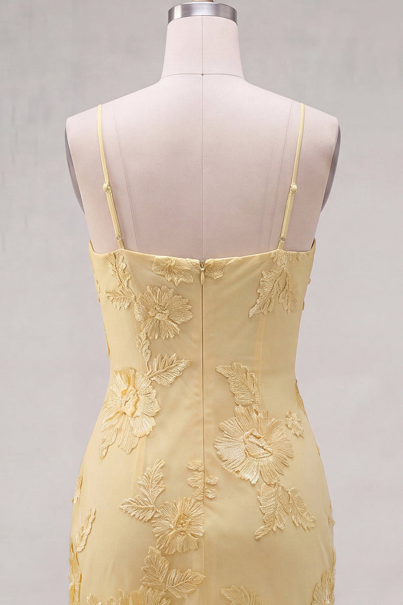 Laden Sie das Bild in den Galerie-Viewer, Gelber Bodycon geraffte Spaghettiträger Blumenstickerei Homecoming-Kleid