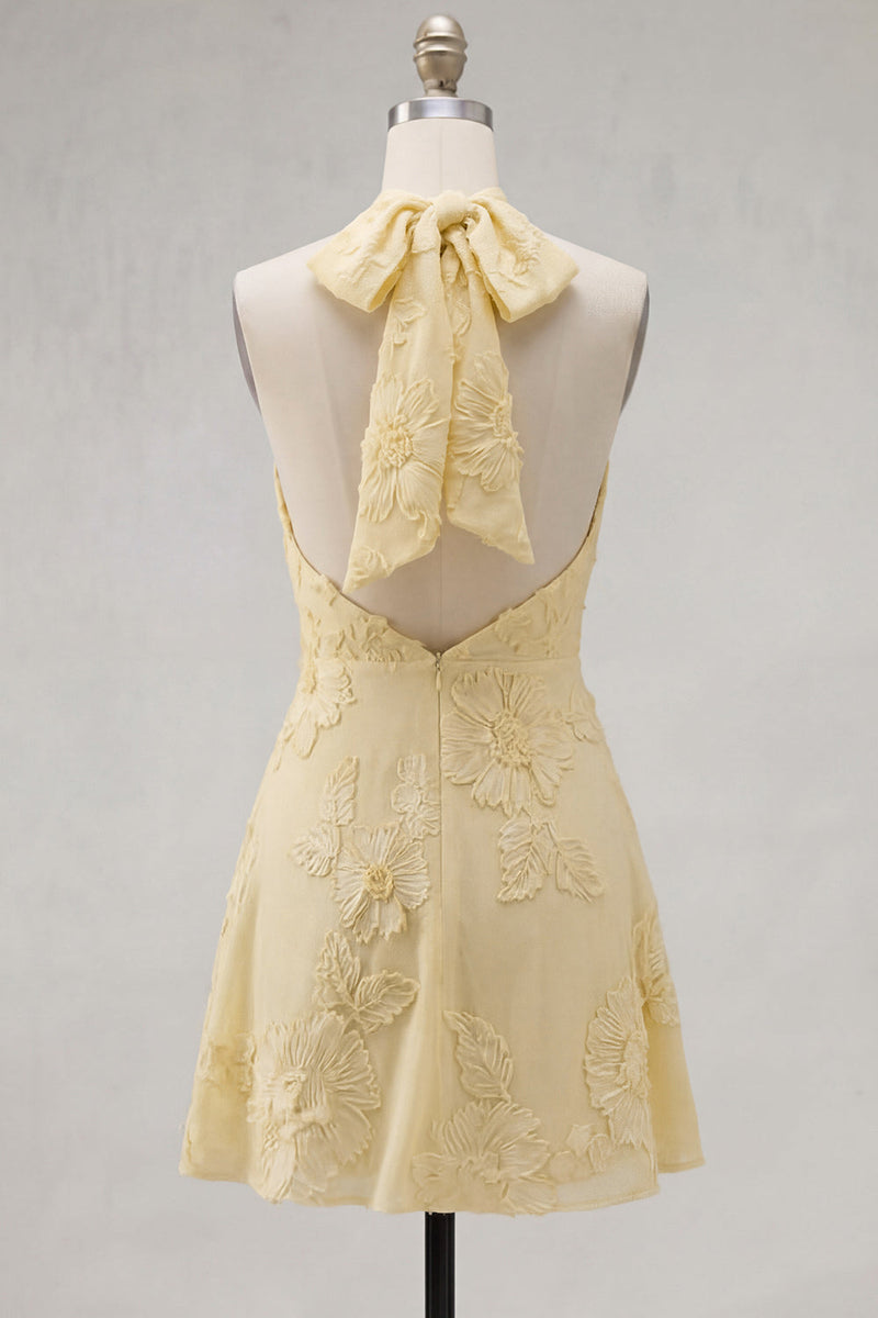 Laden Sie das Bild in den Galerie-Viewer, A-Linie gelbes Neckholder-Kurzhaus-Heimkehrkleid ohne Rücken mit floraler Stickerei