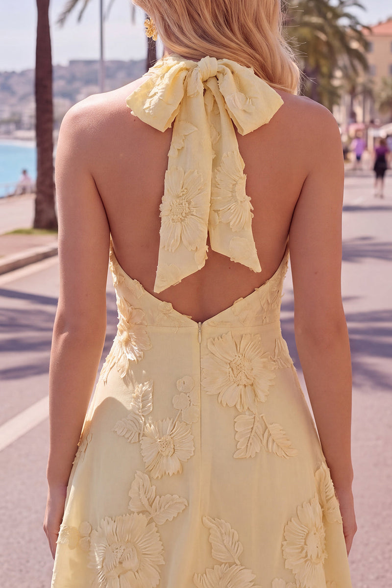 Laden Sie das Bild in den Galerie-Viewer, A-Linie gelbes Neckholder-Kurzhaus-Heimkehrkleid ohne Rücken mit floraler Stickerei