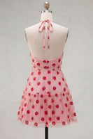 Laden Sie das Bild in den Galerie-Viewer, A-Linie pinkes Neckholder-bedrucktes kurzes Homecoming-Kleid mit Rüschen