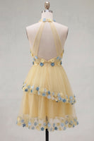 Laden Sie das Bild in den Galerie-Viewer, Aprikosen-Neckholder-A-Linien-gestuftes, gerüschtes kurzes Homecoming-Kleid mit 3D-Blumen