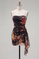 Laden Sie das Bild in den Galerie-Viewer, Schwarze, rote Blume, Sweetheart, gerafftes, geblommiges, enges kurzes Homecoming-Kleid mit Schärpe