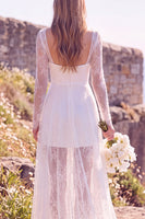 Laden Sie das Bild in den Galerie-Viewer, Weißes, quadratisches Langarmiges Maxi-Elopement-Hochzeitskleid mit Spitze