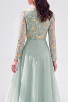 Laden Sie das Bild in den Galerie-Viewer, Chiffon Grünes A-Linie Bateau-Hals Mütter der Braut Kleid mit langen Ärmeln
