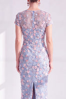 Laden Sie das Bild in den Galerie-Viewer, Blaues Geblümtes Bodycon Rundhals Appliquierung Midi Mutter der Braut Kleid mit Schlitz