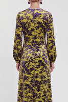 Laden Sie das Bild in den Galerie-Viewer, Fuchsia A-Linie Rundhals Samt Blumen Midi Mutter der Braut Kleid mit langen Ärmeln