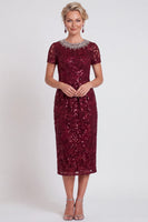 Laden Sie das Bild in den Galerie-Viewer, Glitzerndes Schwarzes Pailletten Runden Ausschnitt Bodycon Midi Mutter-der-Braut-Kleid mit Perlen