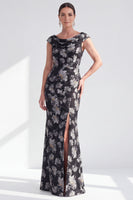 Laden Sie das Bild in den Galerie-Viewer, Meerjungfrauen Schwarzes Blumenkleid Langes Mutter der Braut mit Schlitz