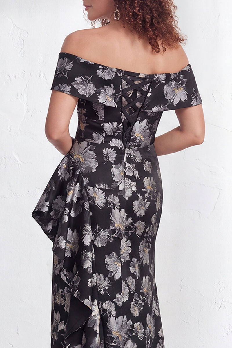 Laden Sie das Bild in den Galerie-Viewer, Off-the-shoulder Meerjungfrauen Schwarzes Blumen Rüschen Mütter der Braut Kleid mit Schlitz