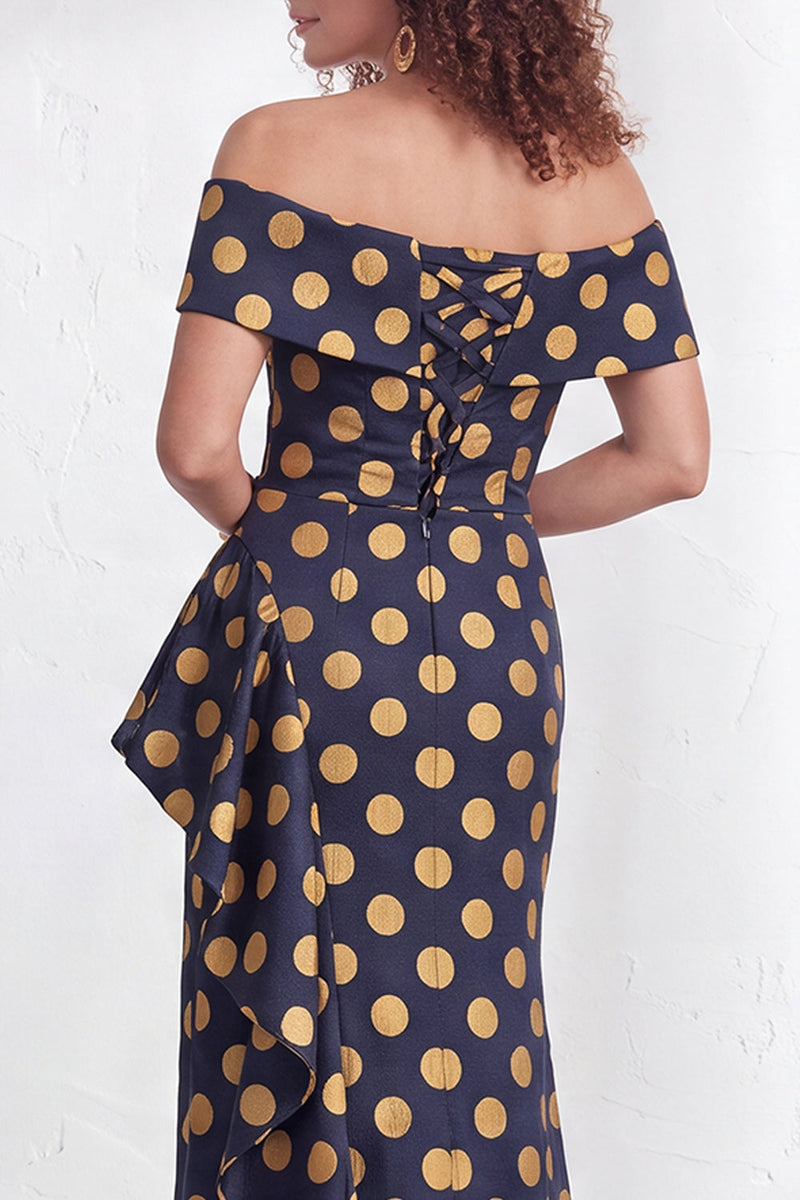 Laden Sie das Bild in den Galerie-Viewer, Off-the-shoulder Meerjungfrauen Schwarzes Blumen Rüschen Mütter der Braut Kleid mit Schlitz