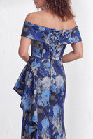 Laden Sie das Bild in den Galerie-Viewer, Off-the-shoulder Meerjungfrauen Schwarzes Blumen Rüschen Mütter der Braut Kleid mit Schlitz