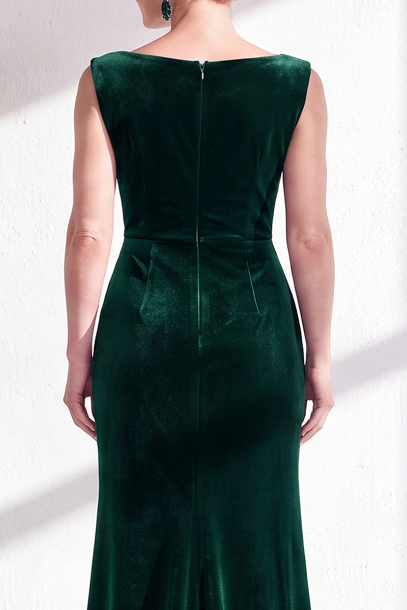Laden Sie das Bild in den Galerie-Viewer, Dunkelgrünes Samt Bateau-Ausschnitt Gerafftes Meerjungfrauen Langes Mutter der Braut Kleid mit Schlitz