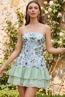 Laden Sie das Bild in den Galerie-Viewer, Hellgrünes Trägerloses A-Linie Stufen Pailletten Rüschen Kurzes Abendkleid