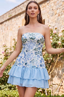 Laden Sie das Bild in den Galerie-Viewer, Hellgrünes Trägerloses A-Linie Stufen Pailletten Rüschen Kurzes Abendkleid