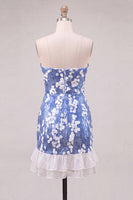 Laden Sie das Bild in den Galerie-Viewer, Trägerloses blaues Bodycon-Pailletten-Kurzes Homecoming-Kleid mit Rüschen