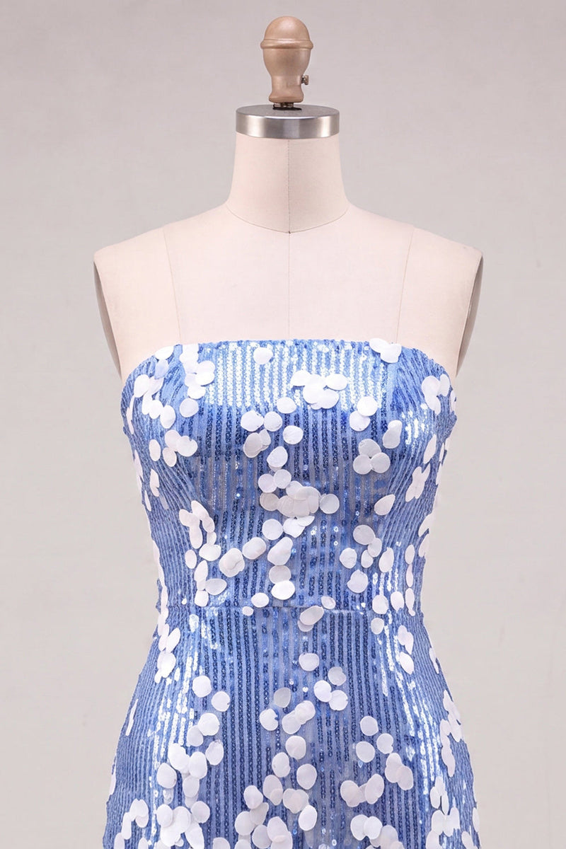 Laden Sie das Bild in den Galerie-Viewer, Trägerloses blaues Bodycon-Pailletten-Kurzes Homecoming-Kleid mit Rüschen
