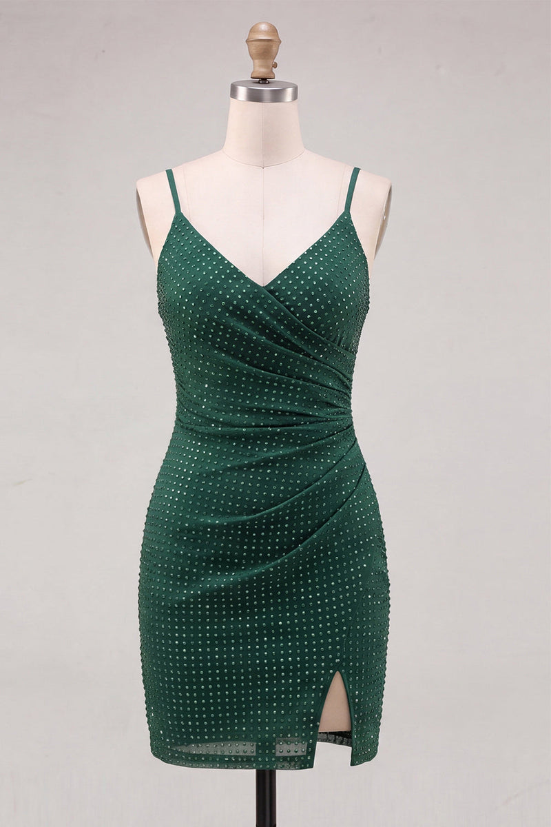 Laden Sie das Bild in den Galerie-Viewer, Dunkelgrünes Bodycon mit gerafften Spaghettiträgern und Perlen-Homecoming-Kleid mit Schlitz