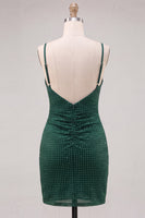 Laden Sie das Bild in den Galerie-Viewer, Dunkelgrünes Bodycon mit gerafften Spaghettiträgern und Perlen-Homecoming-Kleid mit Schlitz