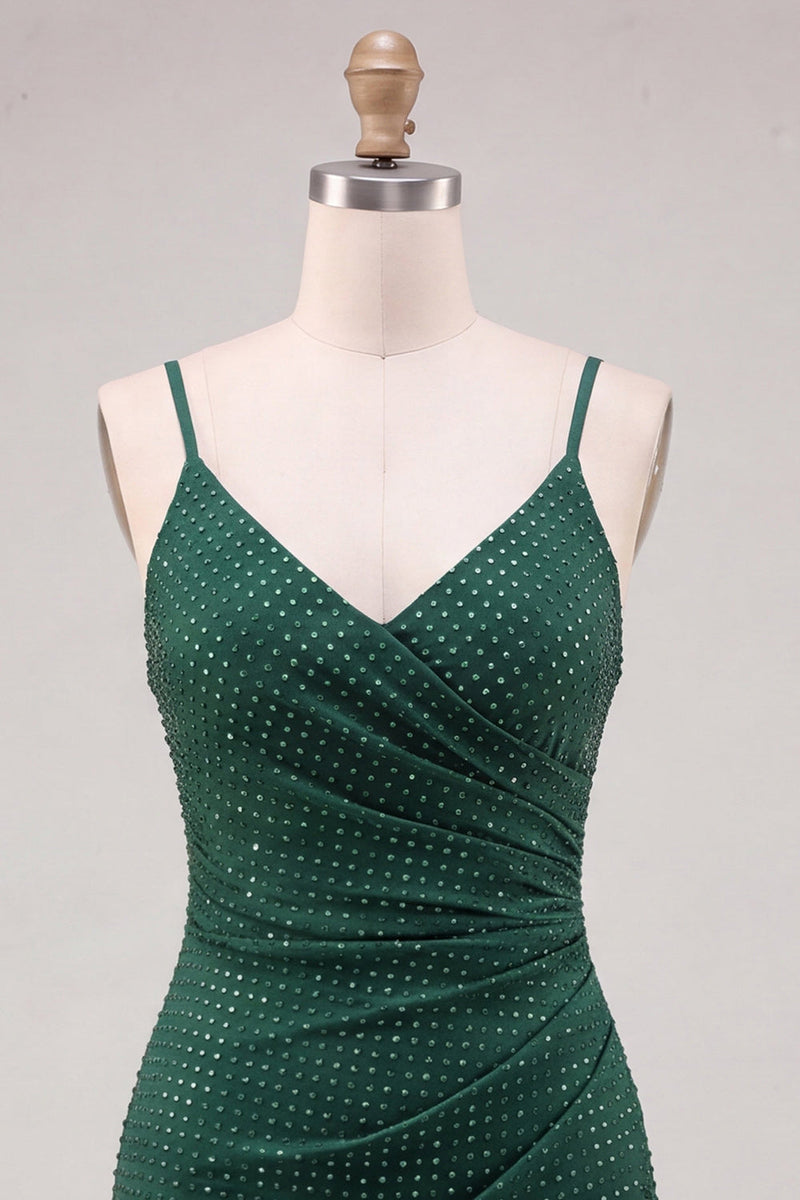 Laden Sie das Bild in den Galerie-Viewer, Dunkelgrünes Bodycon mit gerafften Spaghettiträgern und Perlen-Homecoming-Kleid mit Schlitz