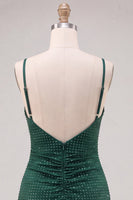 Laden Sie das Bild in den Galerie-Viewer, Dunkelgrünes Bodycon mit gerafften Spaghettiträgern und Perlen-Homecoming-Kleid mit Schlitz