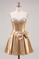Laden Sie das Bild in den Galerie-Viewer, Goldenes metallisches Sweetheart A-Line-Homecoming-Kleid mit Schleife