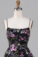 Laden Sie das Bild in den Galerie-Viewer, A-Line schwarzes Spaghetti-Träger mit gestuftem Blumen-Spitzen-Back-Homecoming-Kleid mit Pailletten