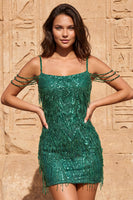 Laden Sie das Bild in den Galerie-Viewer, Cold Shoulder dunkelgrüne Pailletten Bodycon Kurzes Homecoming-Kleid mit Fransen
