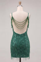 Laden Sie das Bild in den Galerie-Viewer, Cold Shoulder dunkelgrüne Pailletten Bodycon Kurzes Homecoming-Kleid mit Fransen