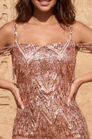 Laden Sie das Bild in den Galerie-Viewer, Cold Shoulder dunkelgrüne Pailletten Bodycon Kurzes Homecoming-Kleid mit Fransen
