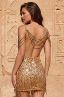 Laden Sie das Bild in den Galerie-Viewer, Cold Shoulder dunkelgrüne Pailletten Bodycon Kurzes Homecoming-Kleid mit Fransen