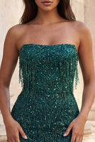 Laden Sie das Bild in den Galerie-Viewer, Trägerloses, burgunderrotes Bodycon mit Fransen und kurzem Homecoming-Kleid mit Pailletten
