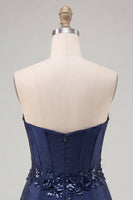 Laden Sie das Bild in den Galerie-Viewer, Marineblaues Sweetheart-Korsett Bodycon Blumenpailletten Satin Kurzes Homecoming-Kleid