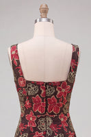 Laden Sie das Bild in den Galerie-Viewer, Rotes blumiges Bateau-Hals, enges Kurzes Homecoming-Kleid mit Rüschen