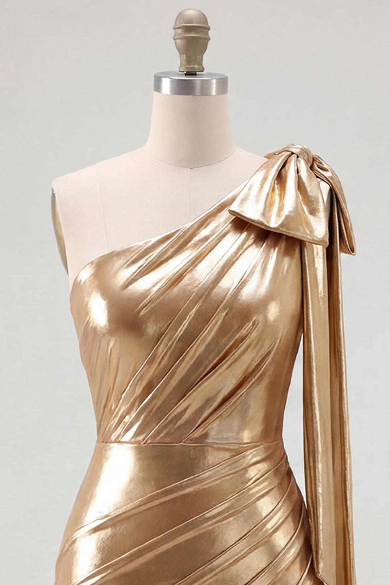 Laden Sie das Bild in den Galerie-Viewer, Rotes, einschulteriges, metallisches gerafftes, asymmetrisches kurzes Homecoming-Kleid mit Schleife