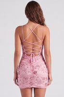 Laden Sie das Bild in den Galerie-Viewer, Fuchsia Bodycon Schnürsenkel-Rücken Blumen Kurzes Abendkleid mit Pailletten