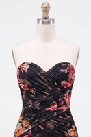 Laden Sie das Bild in den Galerie-Viewer, Schwarzes Sweetheart Gerafftes Blumen Bodycon Kurzes Abendkleid mit Schnürung hinten